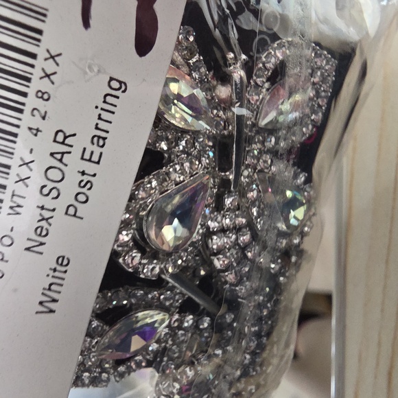 Next SOAR White Earrings Butterfly 🦋 - Picture 3 of 3